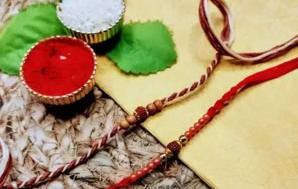 Share your Bond: Send Rakhi to Delhi